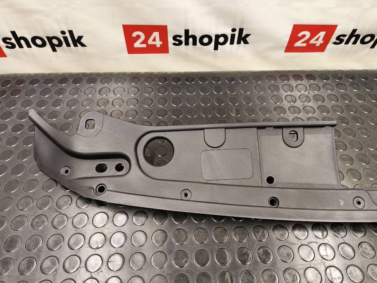 Кронштейн решетки радиатора, 3700 рублей, Красноярск