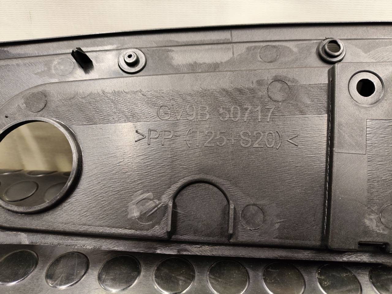 Кронштейн решетки радиатора, 3700 рублей, Красноярск