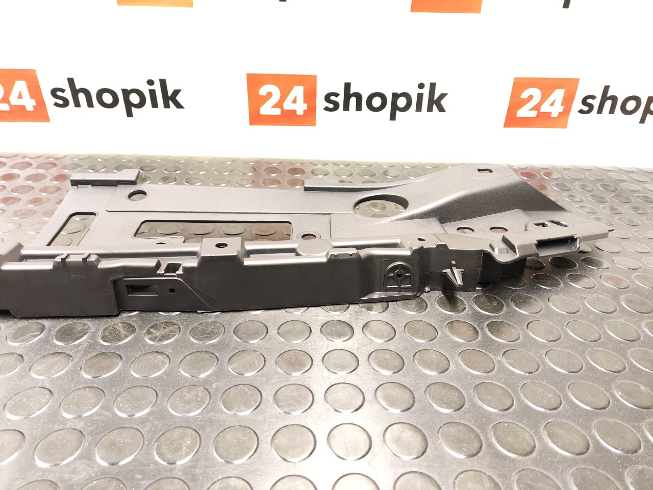 Кронштейн решетки радиатора, 3700 рублей, Красноярск