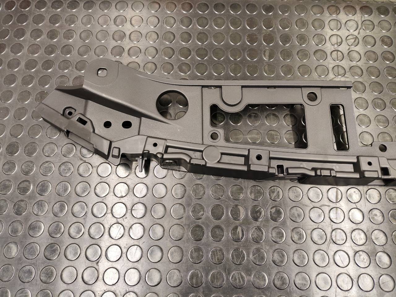 Кронштейн решетки радиатора, 3700 рублей, Красноярск