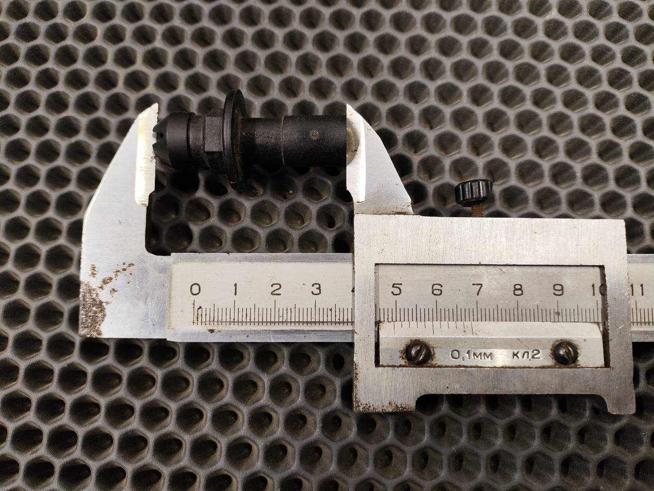 Болт декоративной накладки двигателя, 1200 рублей, Красноярск