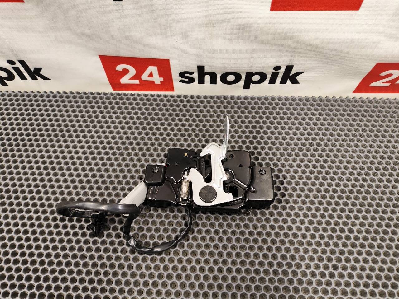 Замок капота, 1700 рублей, Красноярск