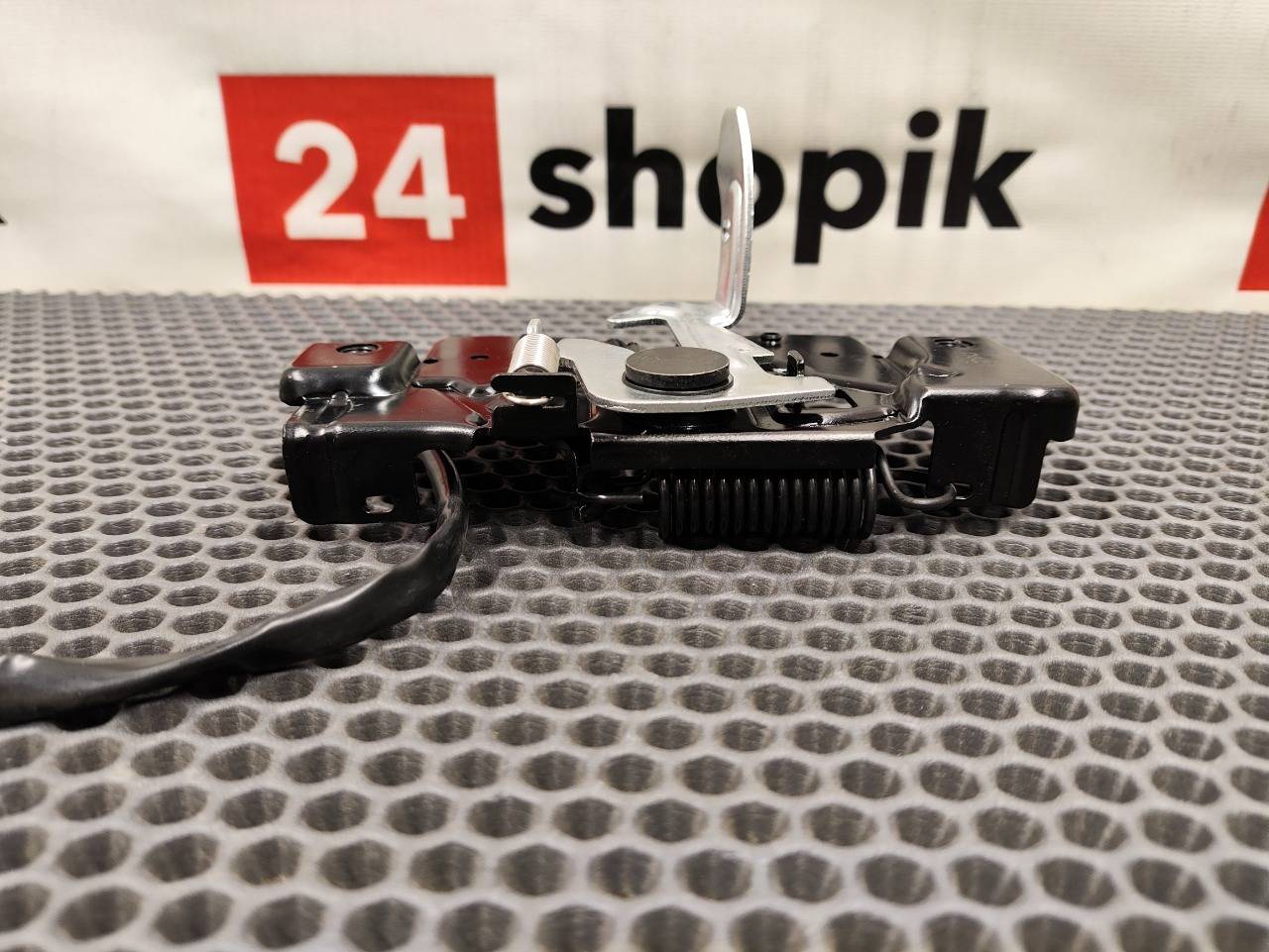 Замок капота, 1700 рублей, Красноярск