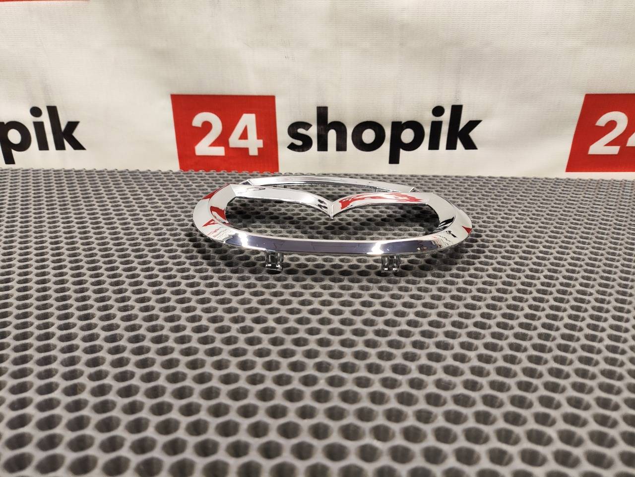 Эмблема решетки радиатора, 1600 рублей, Красноярск