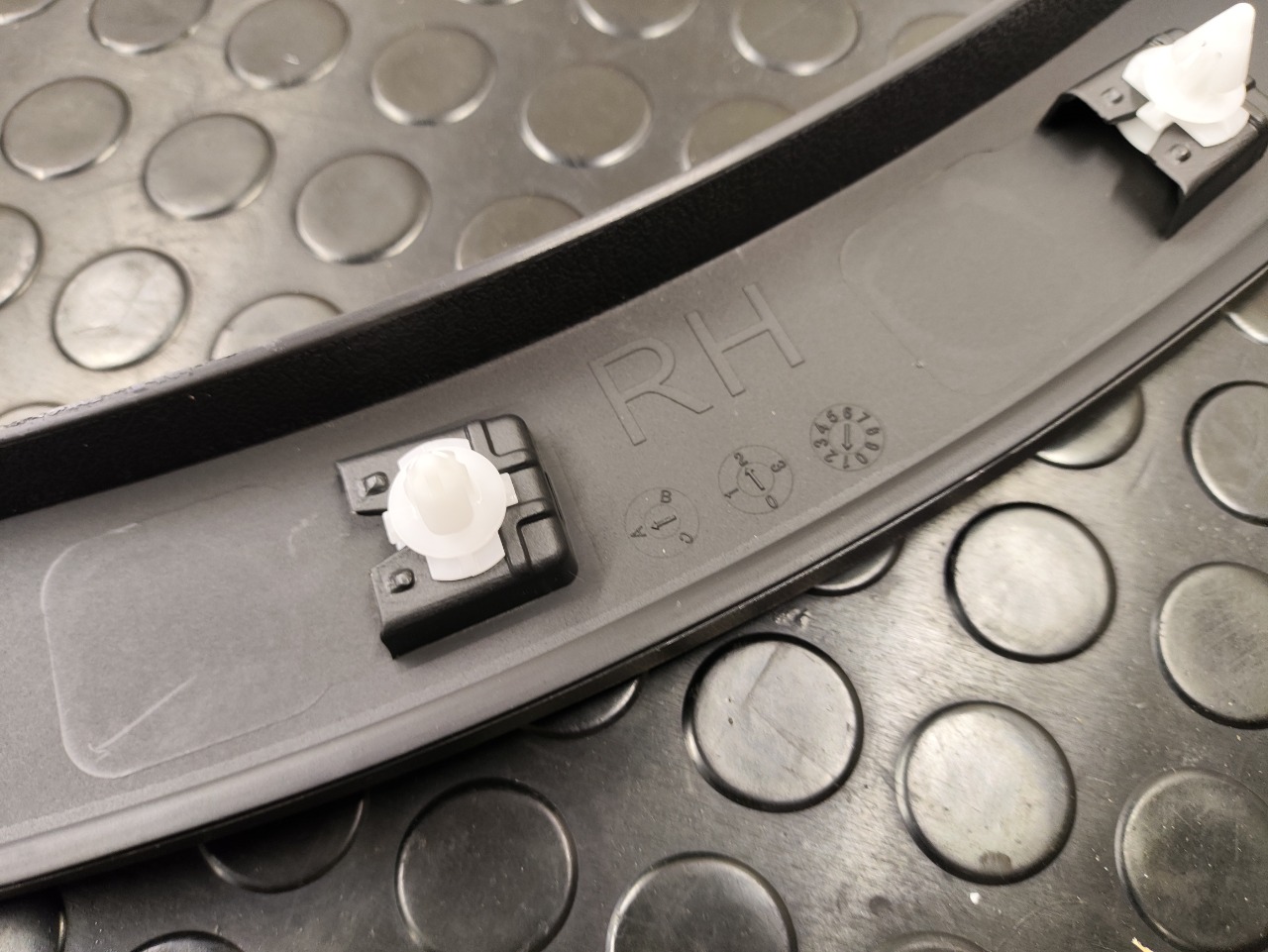 Накладка крыла, 6600 рублей, Красноярск