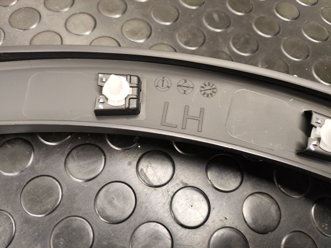 Накладка крыла, 6600 рублей, Красноярск