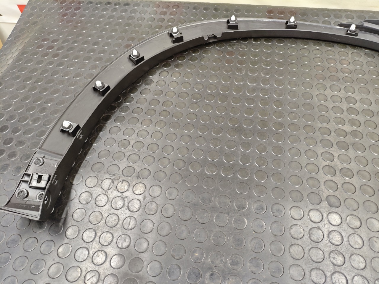 Накладка крыла, 4400 рублей, Красноярск