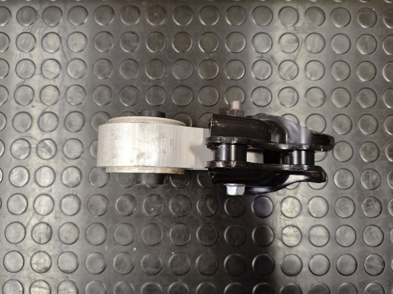 Опора двигателя, 4400 рублей, Красноярск