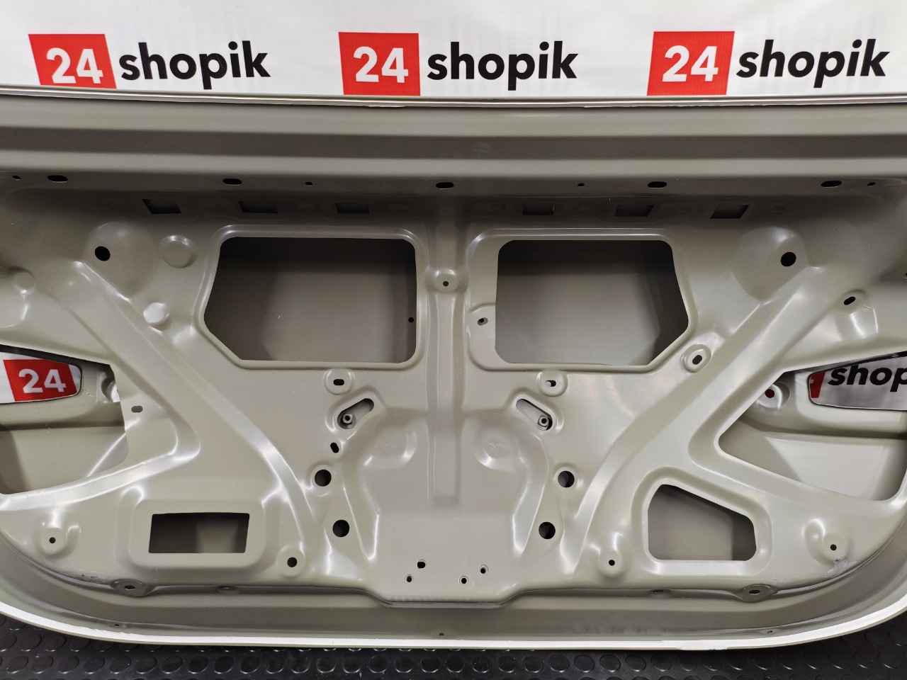 Крышка багажника, 25000 рублей, Красноярск