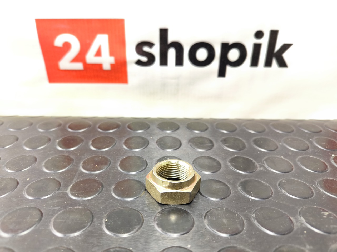 Гайка привода, 500 рублей, Красноярск