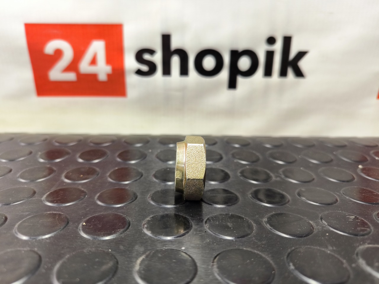 Гайка привода, 500 рублей, Красноярск