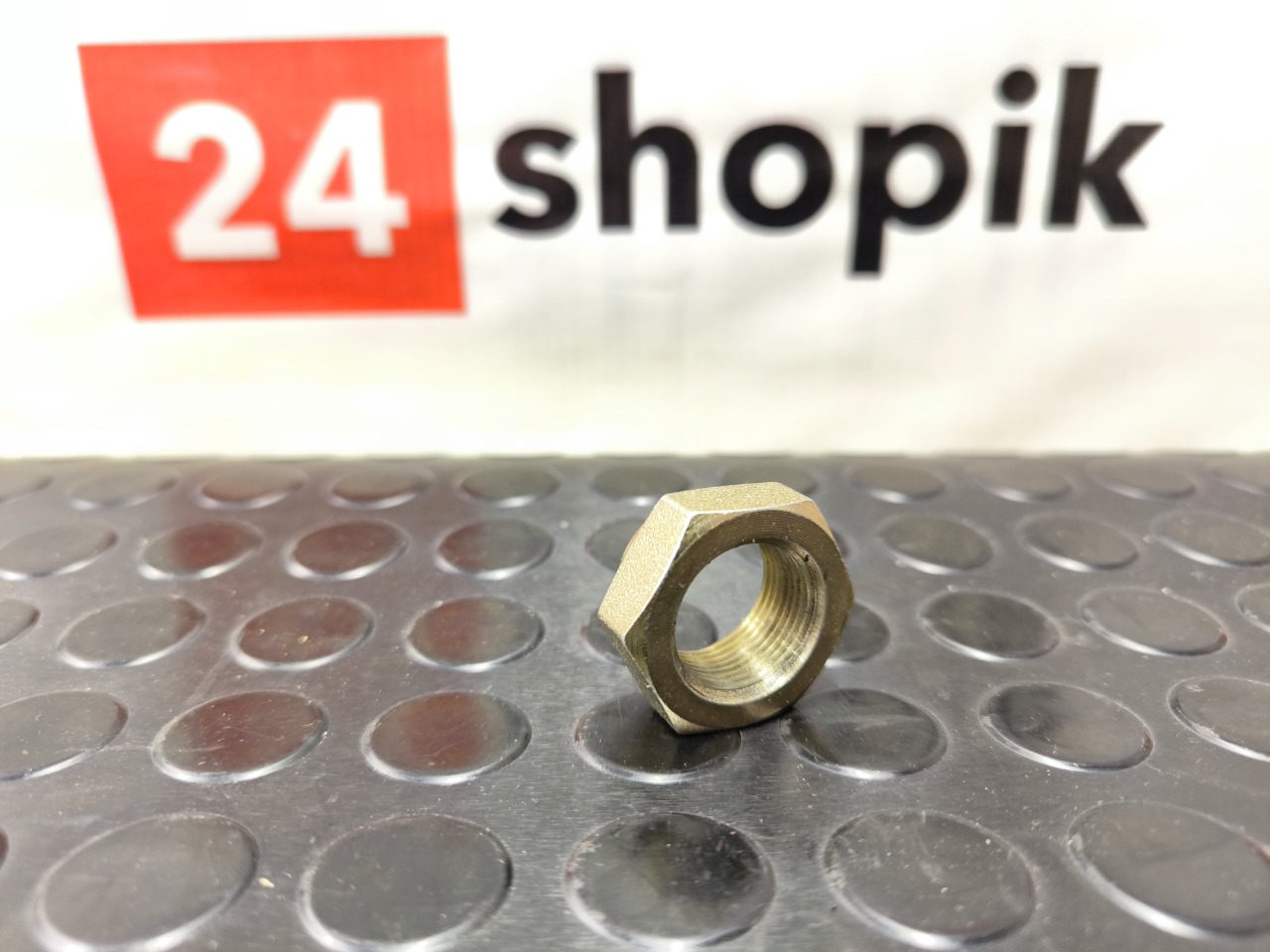 Гайка привода, 500 рублей, Красноярск