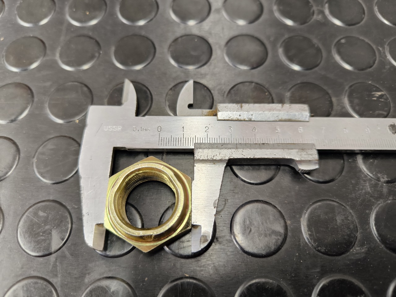 Гайка привода, 500 рублей, Красноярск