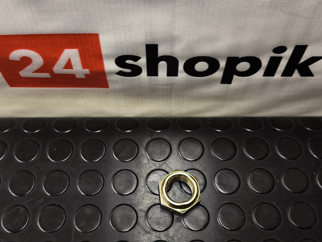 Гайка привода, 500 рублей, Красноярск