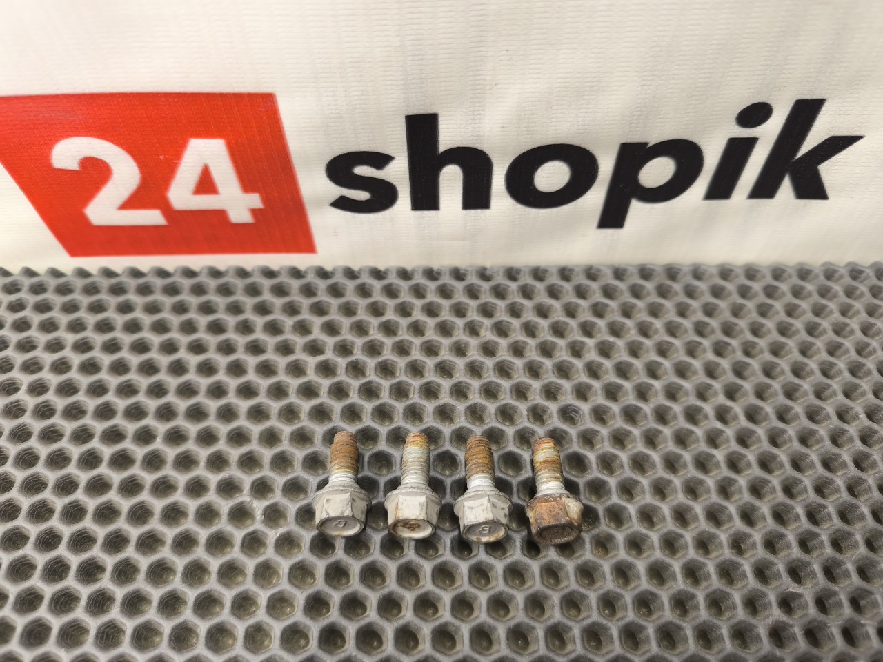 Болт петли двери, 1000 рублей, Красноярск