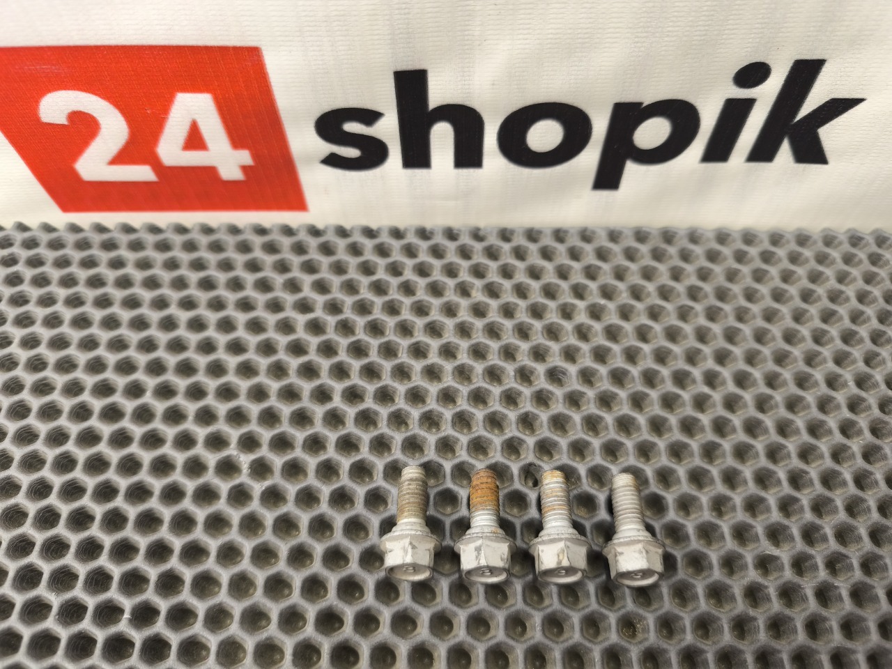 Болт петли двери, 1000 рублей, Красноярск