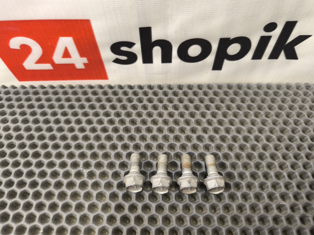 Болт петли двери, 1000 рублей, Красноярск