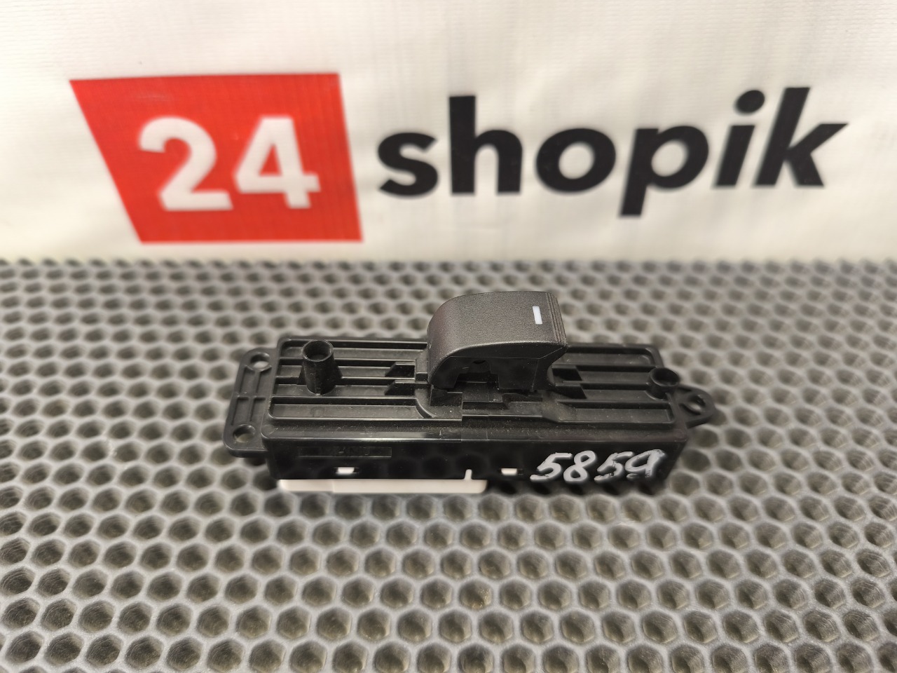 Кнопка стеклоподъемника, 1000 рублей, Красноярск