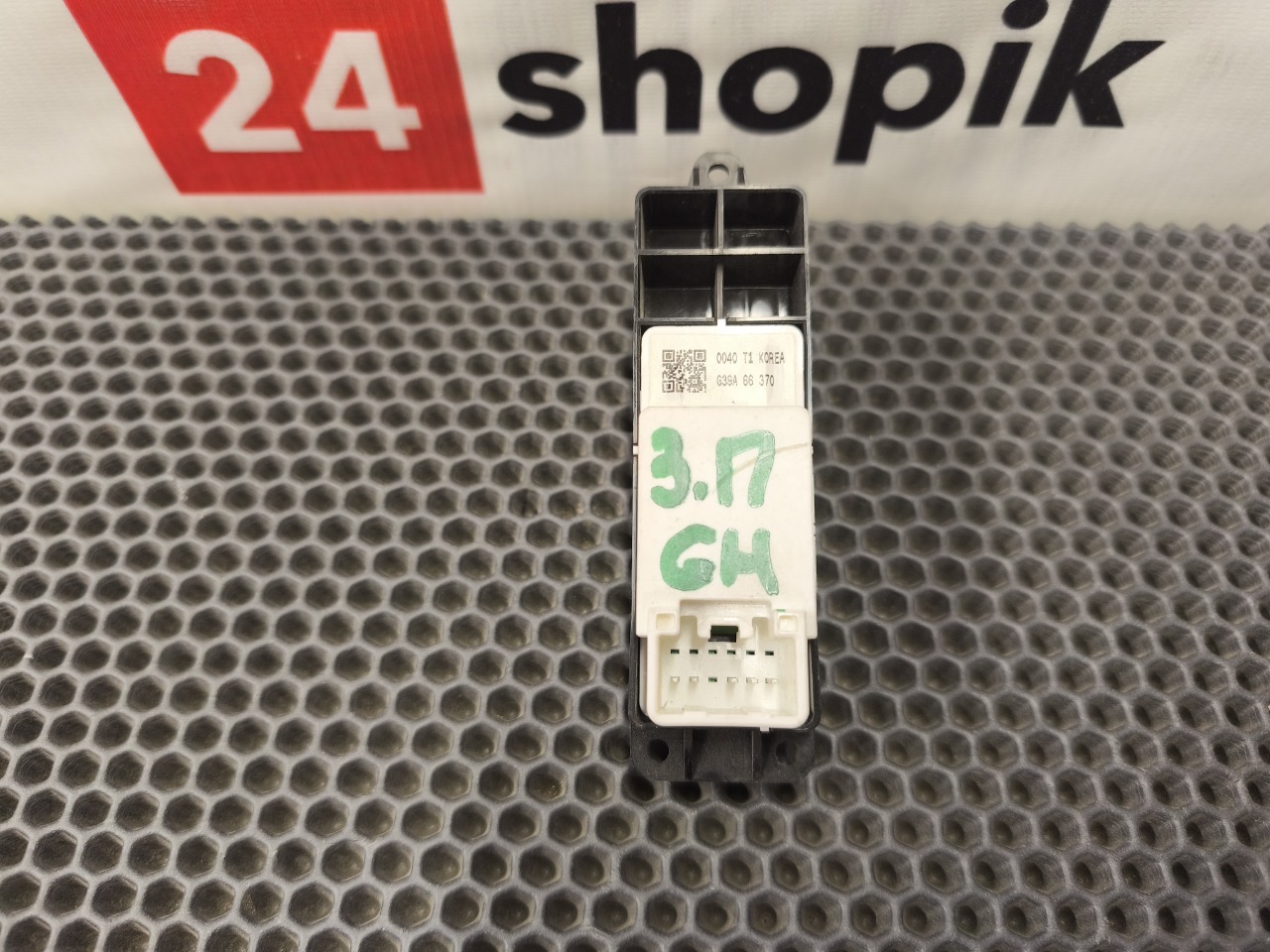 Кнопка стеклоподъемника, 1000 рублей, Красноярск