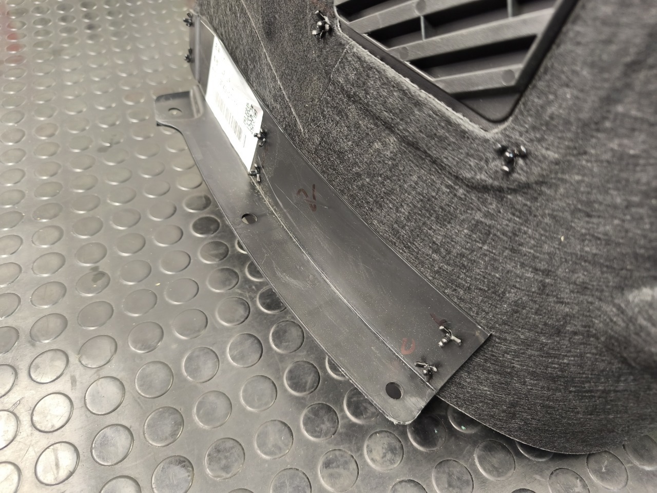 Подкрылок, 10000 рублей, Красноярск