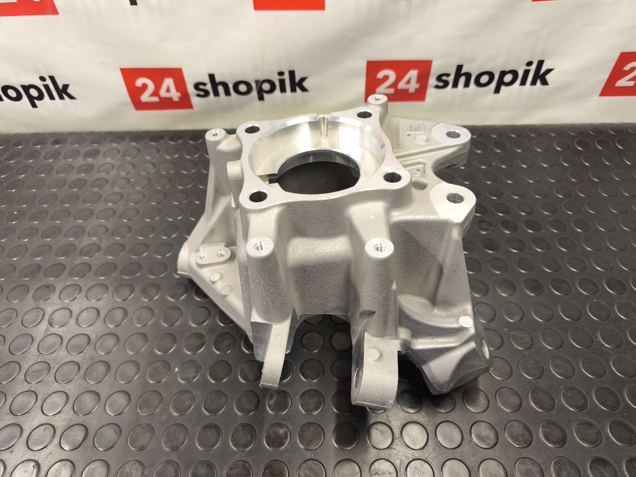 Кулак поворотный, 24000 рублей, Красноярск