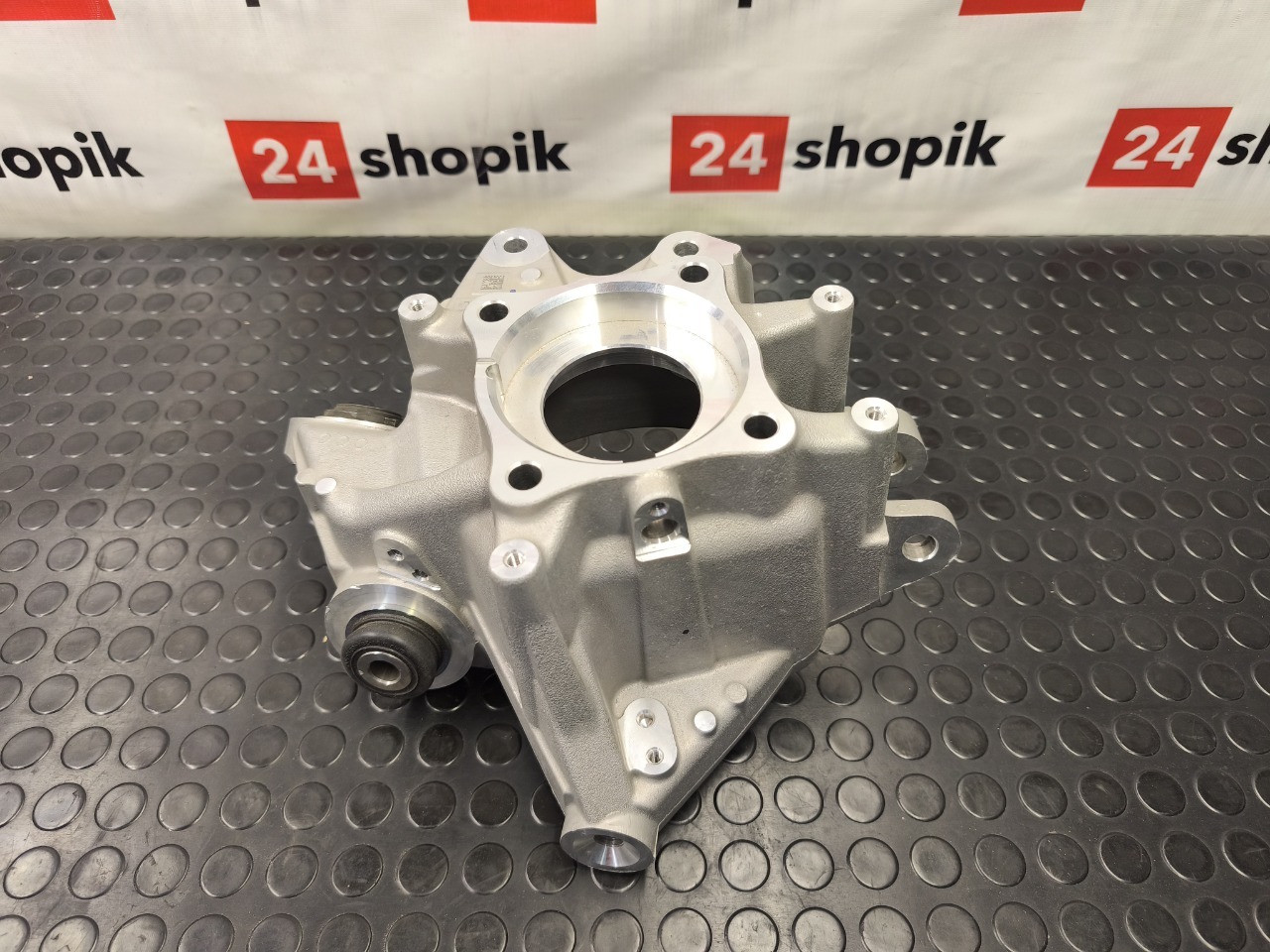 Кулак поворотный, 24000 рублей, Красноярск