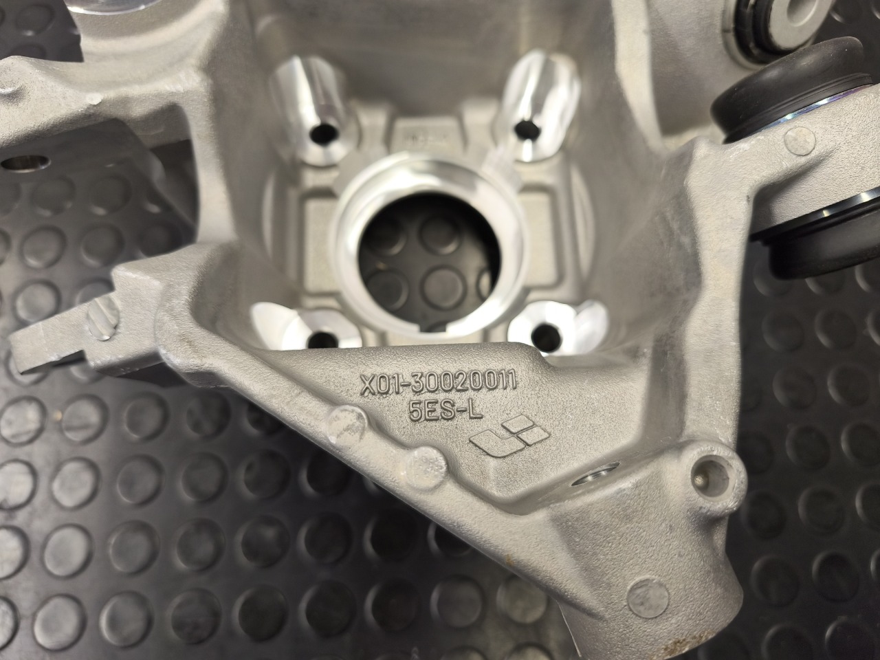 Кулак поворотный, 24000 рублей, Красноярск