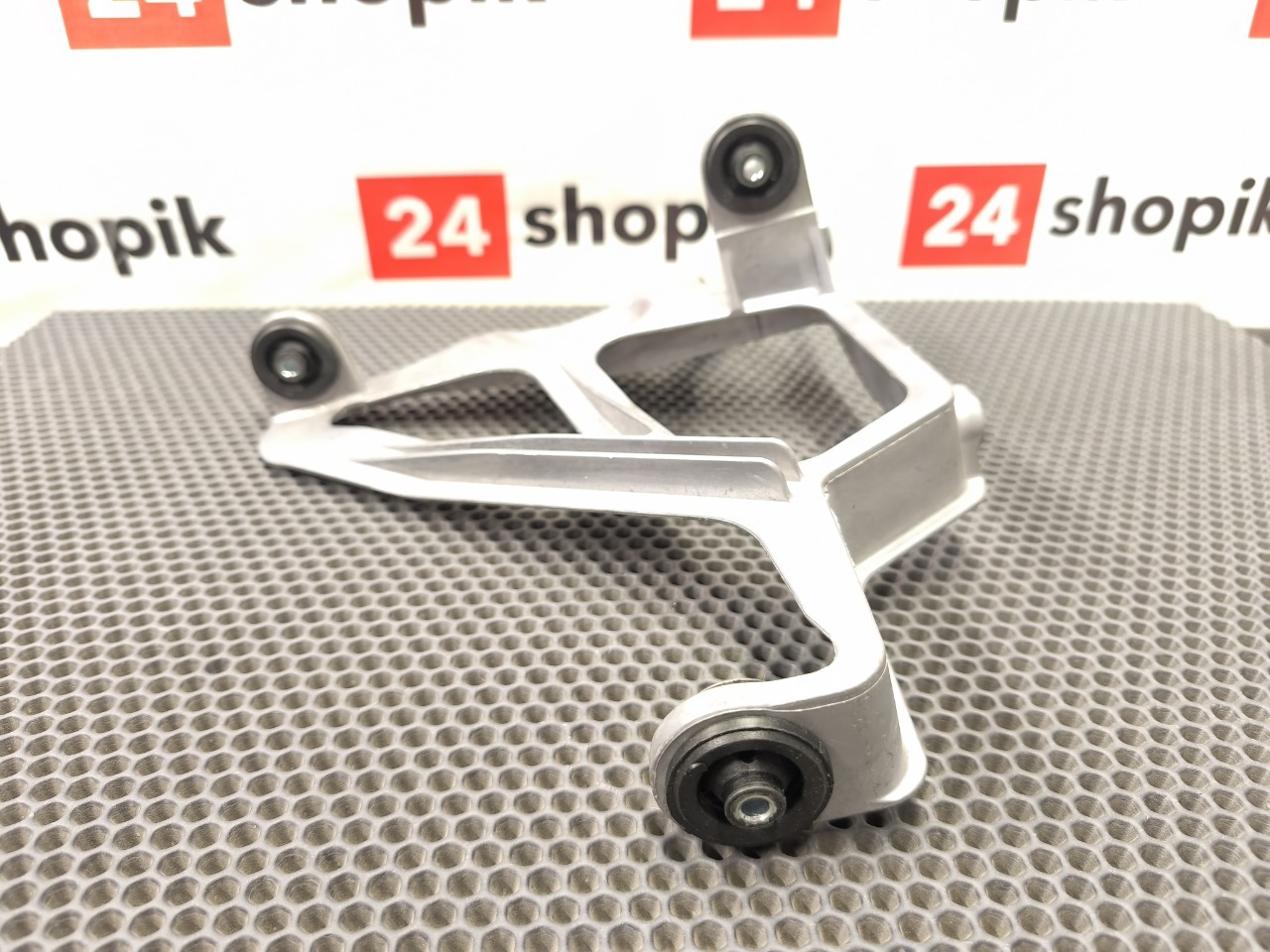 Кронштейн интеркулера, 9500 рублей, Красноярск