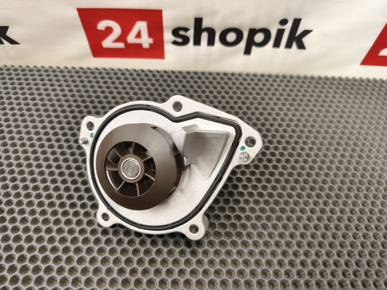 Насос системы охлаждения, 12500 рублей, Красноярск