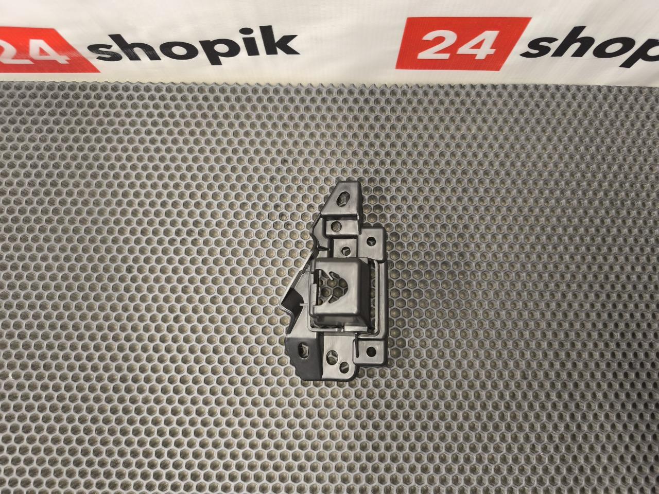 Кронштейн решетки радиатора, 1800 рублей, Красноярск