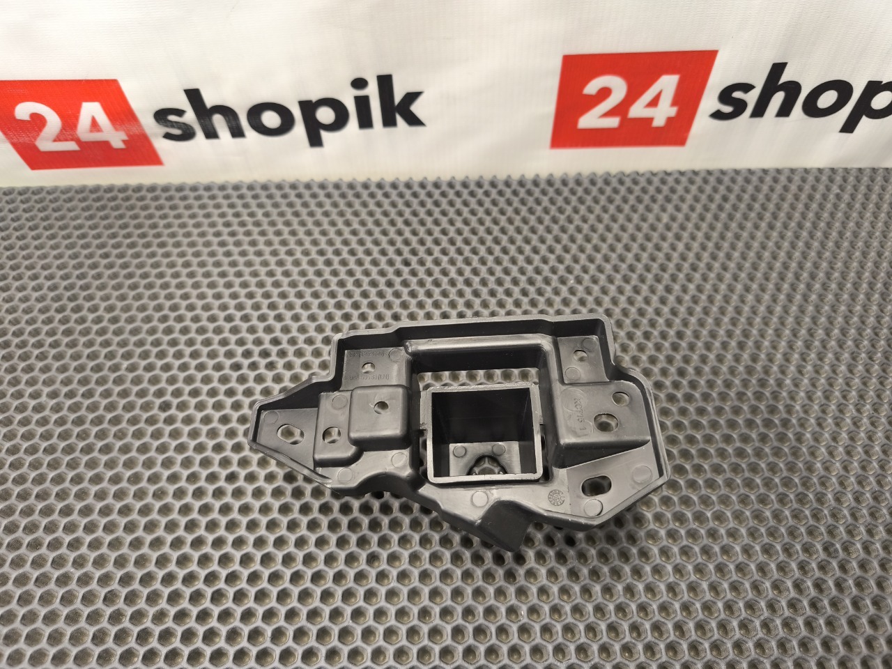 Кронштейн решетки радиатора, 1800 рублей, Красноярск