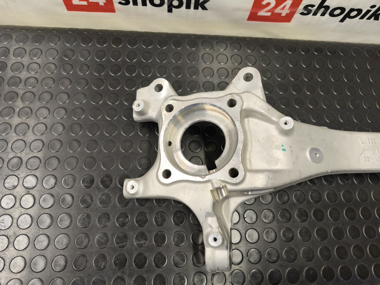 Кулак поворотный, 19500 рублей, Красноярск