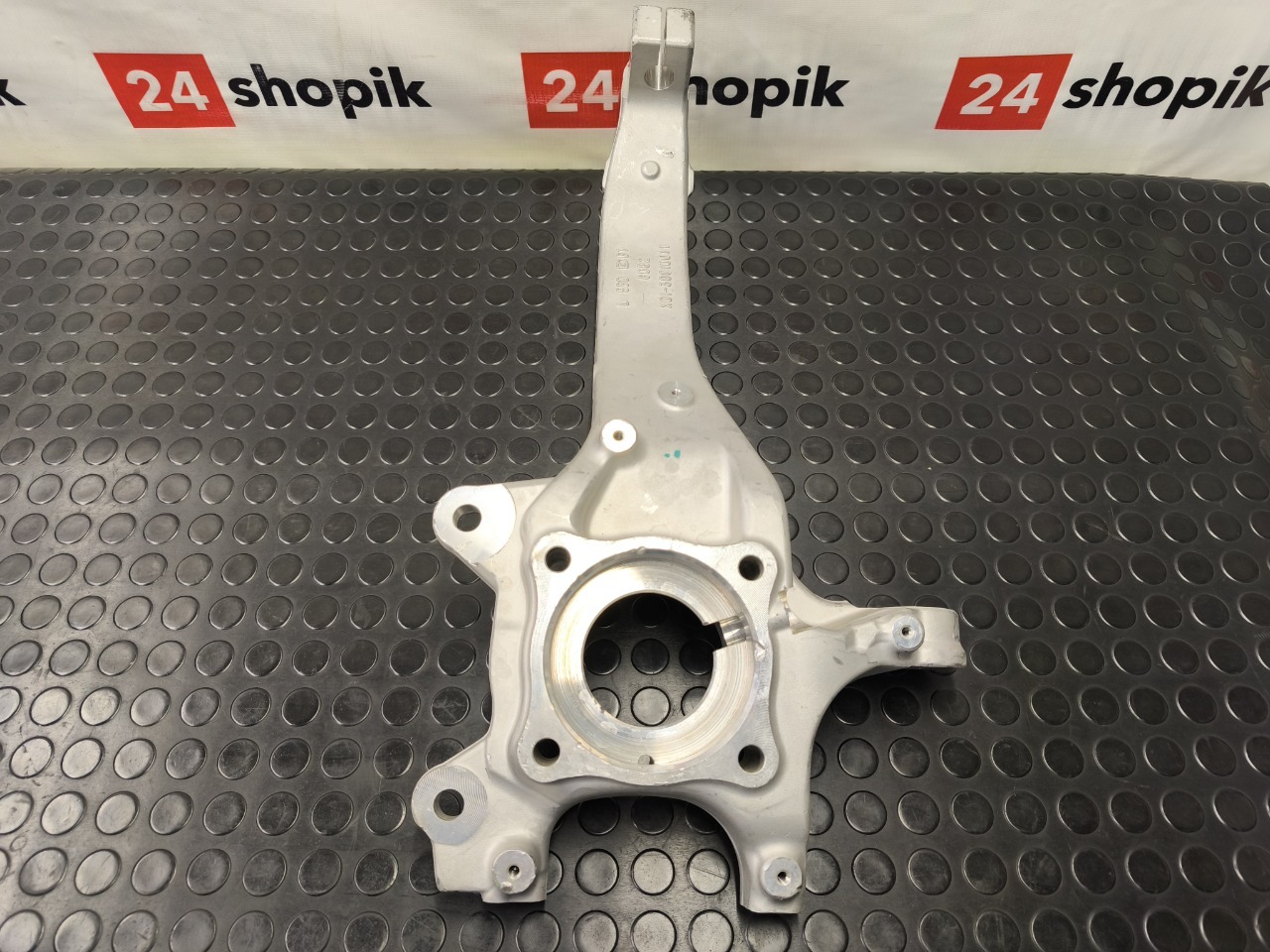 Кулак поворотный, 19500 рублей, Красноярск