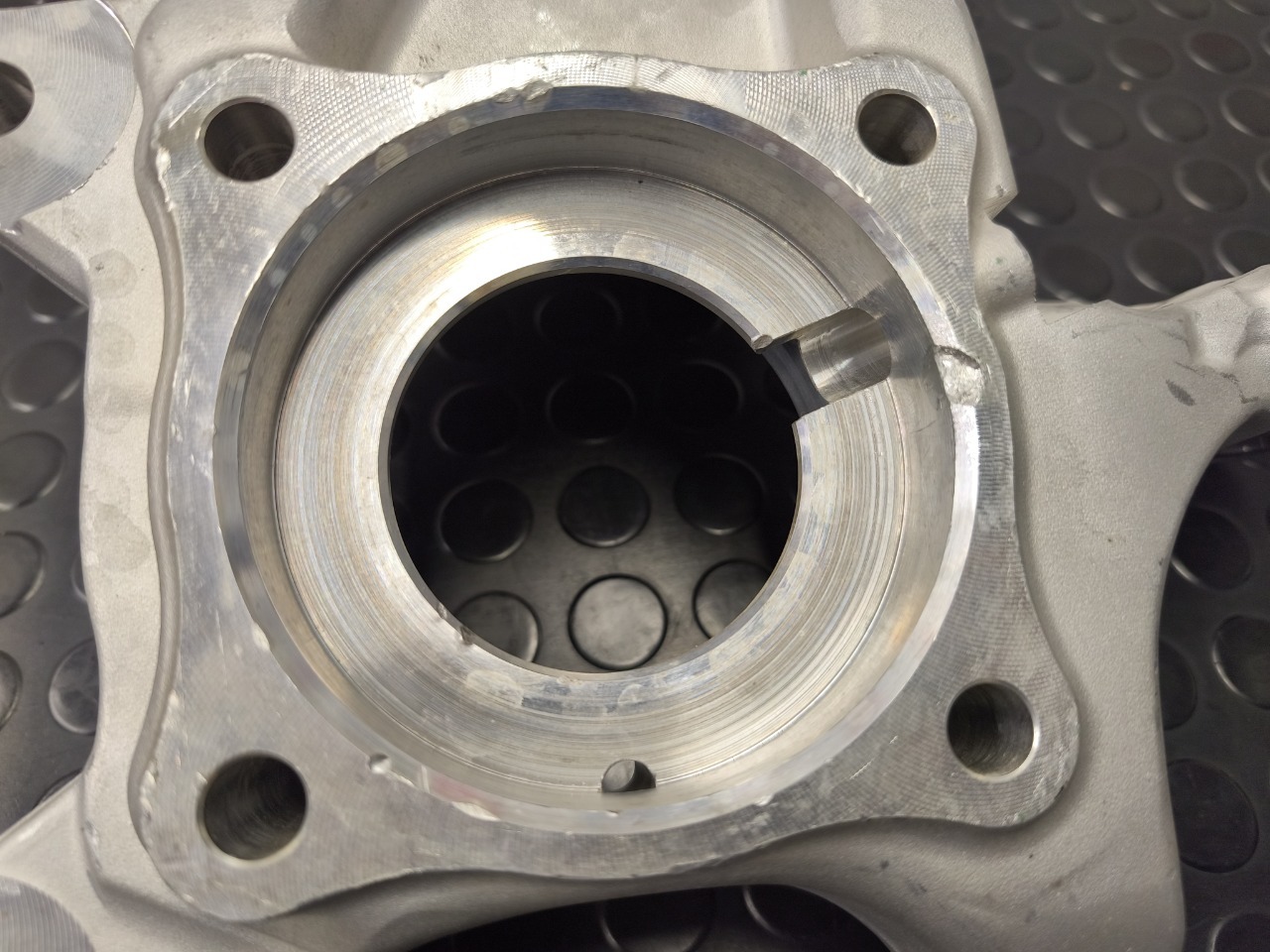 Кулак поворотный, 19500 рублей, Красноярск