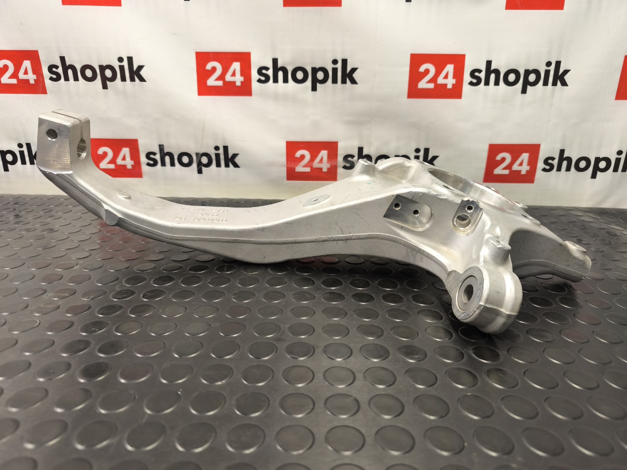 Кулак поворотный, 19500 рублей, Красноярск