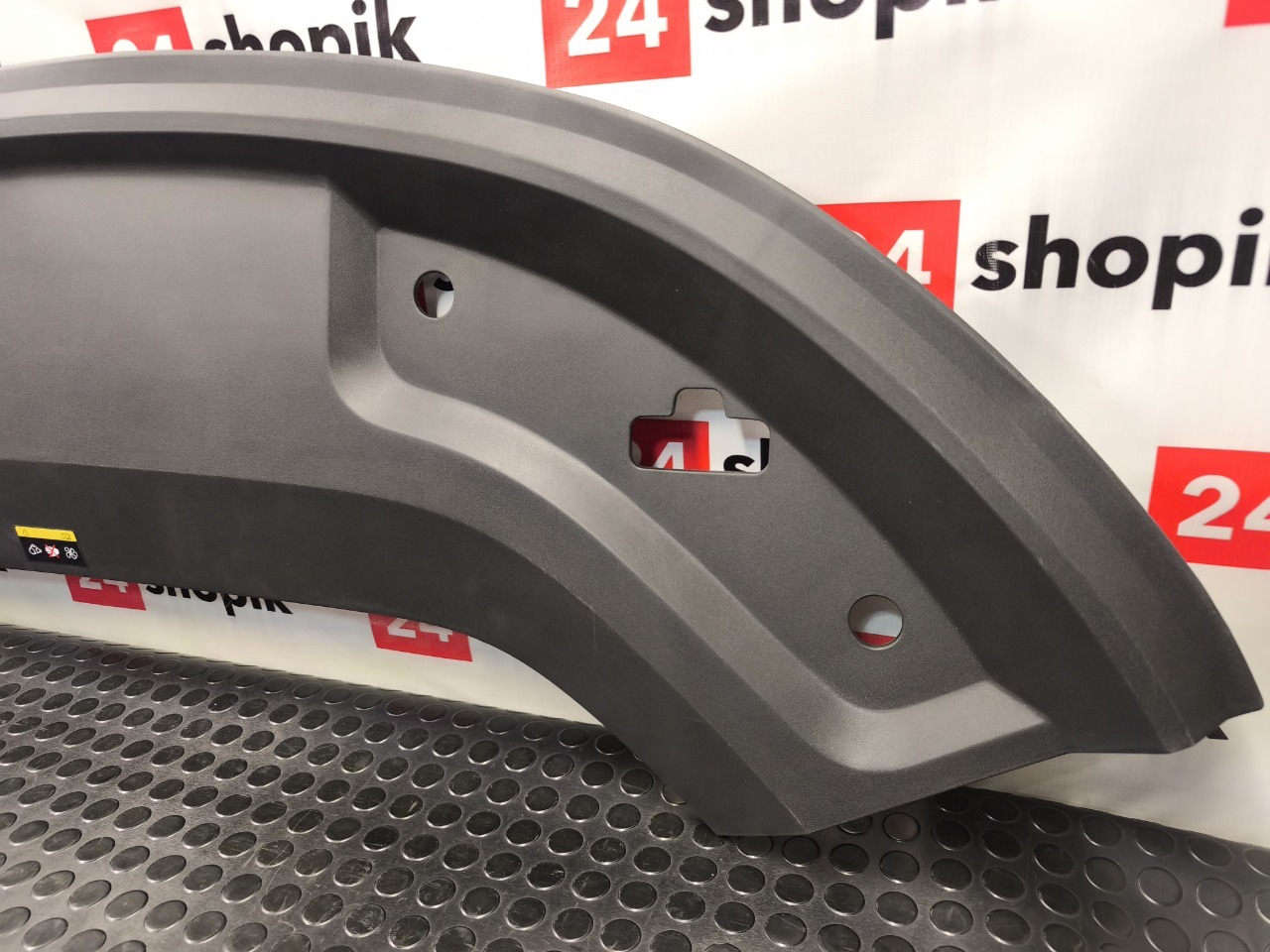 Накладка замка капота, 12500 рублей, Красноярск