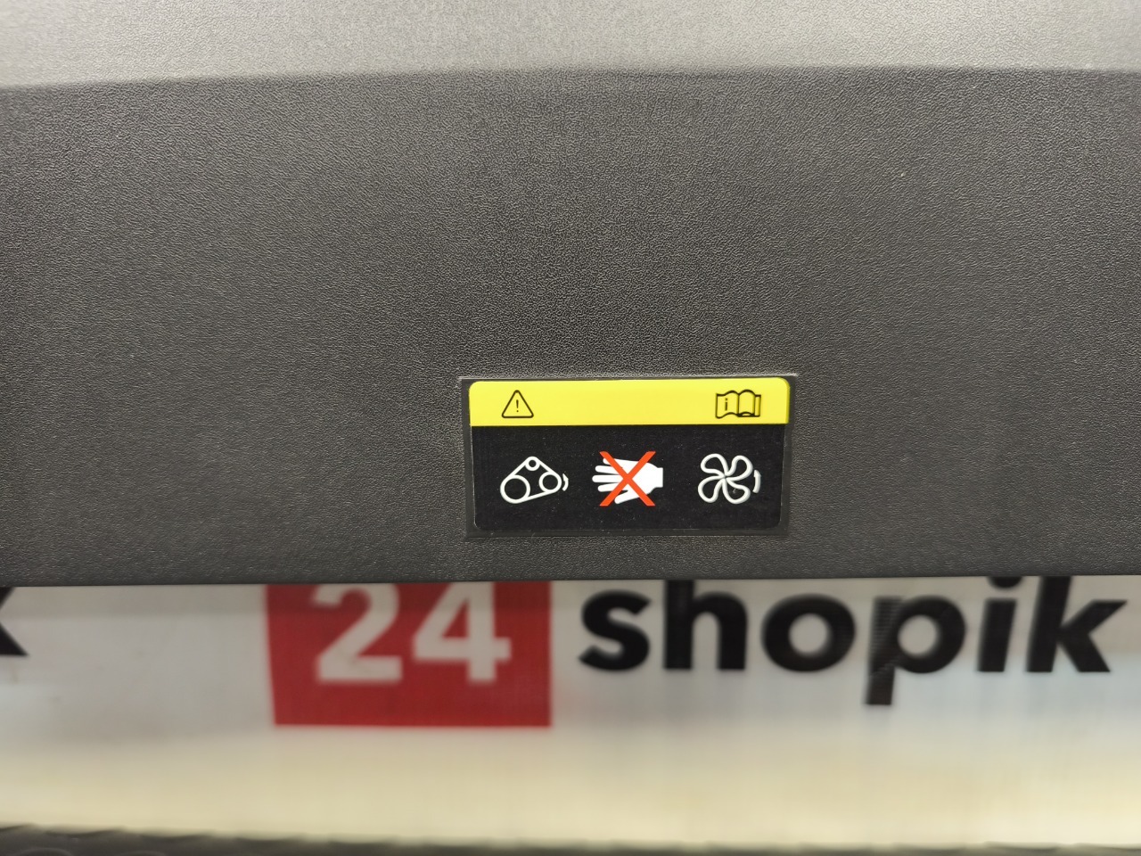 Накладка замка капота, 12500 рублей, Красноярск