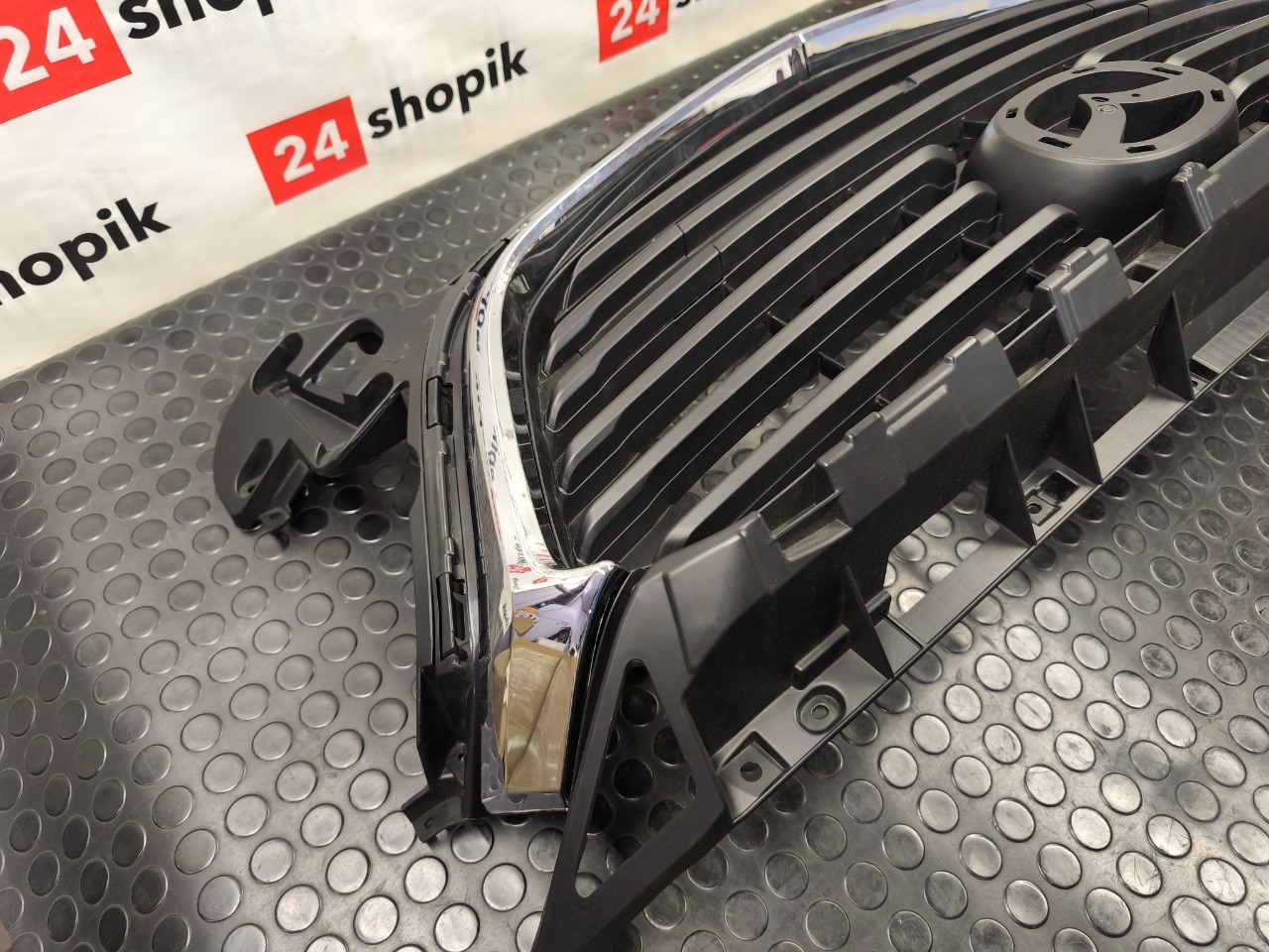 Кронштейн решетки радиатора, 1800 рублей, Красноярск