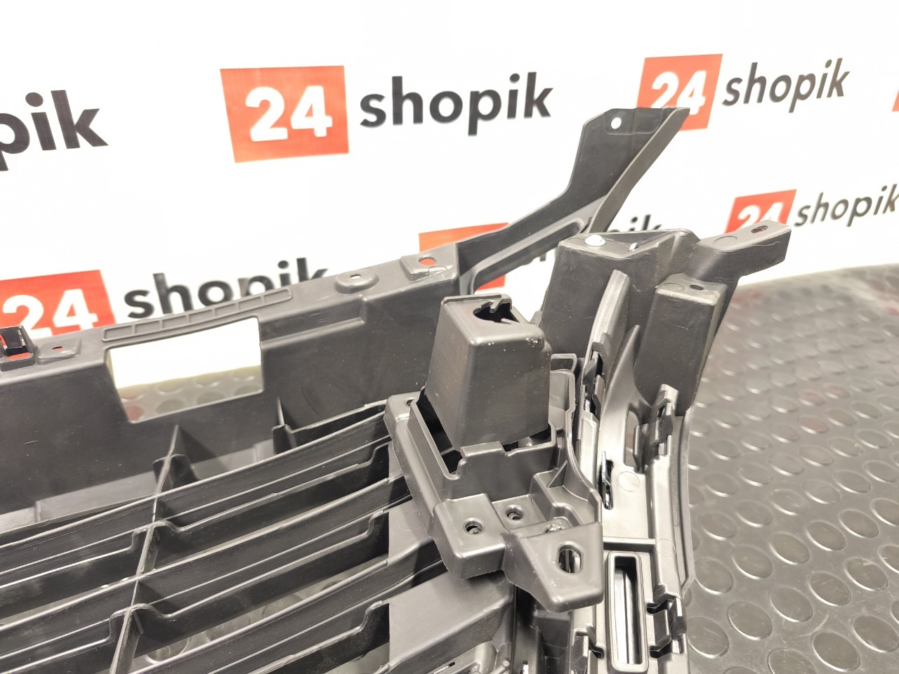 Кронштейн решетки радиатора, 1800 рублей, Красноярск