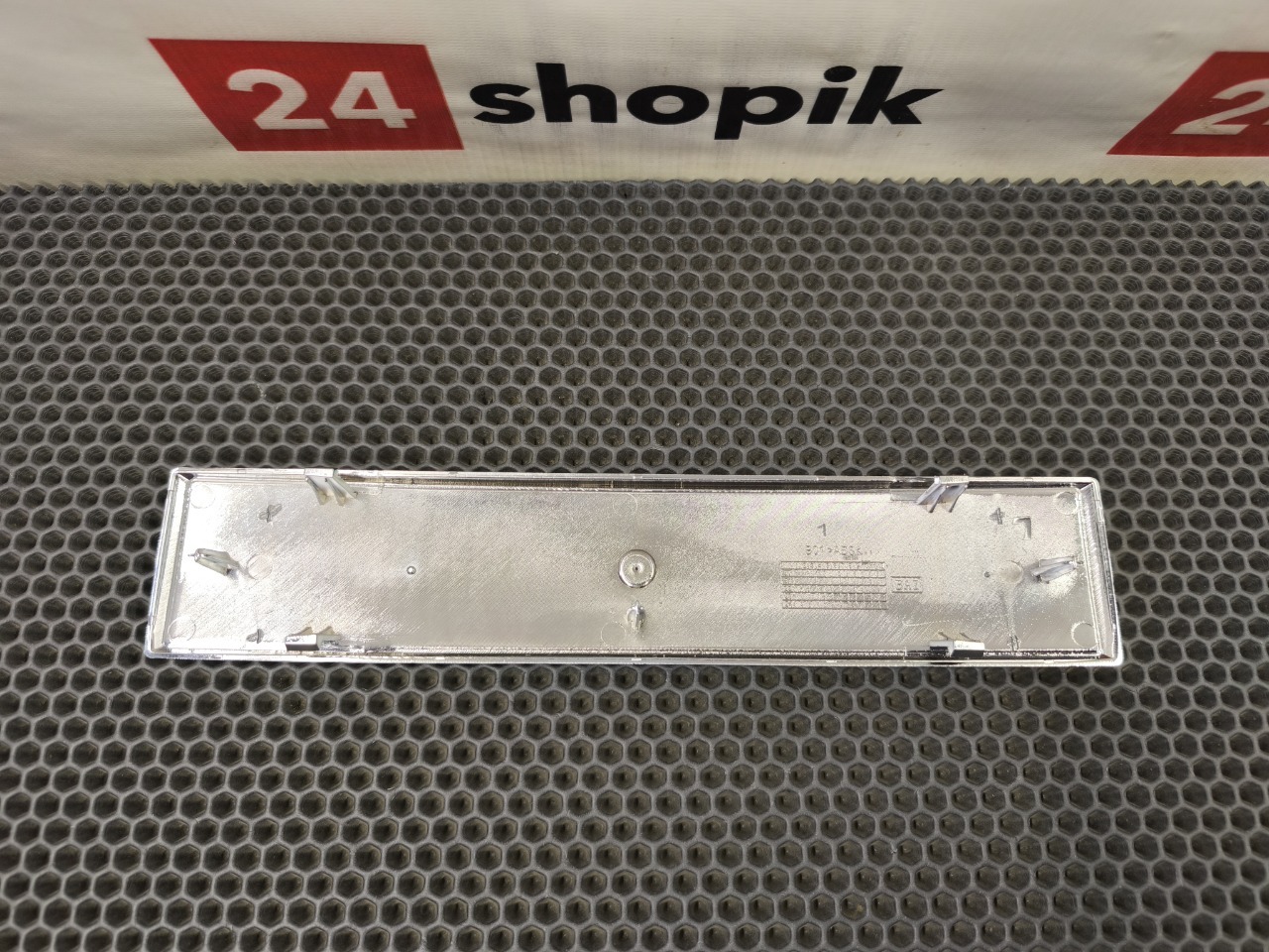 Эмблема решетки радиатора, 2500 рублей, Красноярск