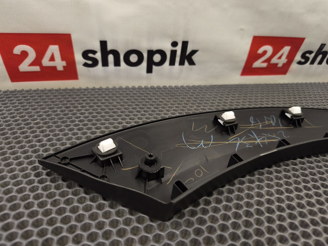 Накладка крыла, 4200 рублей, Красноярск