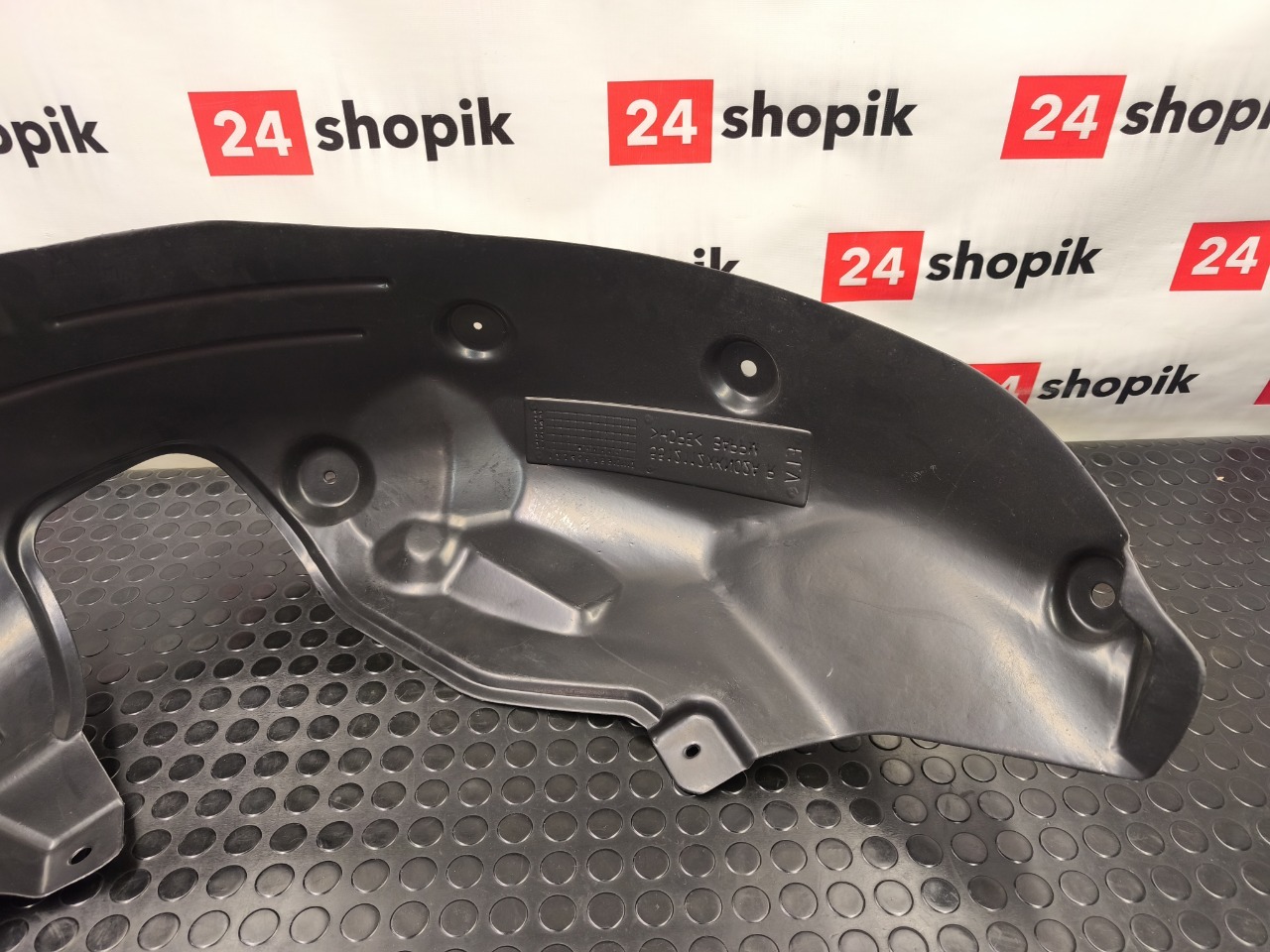 Подкрылок, 5500 рублей, Красноярск