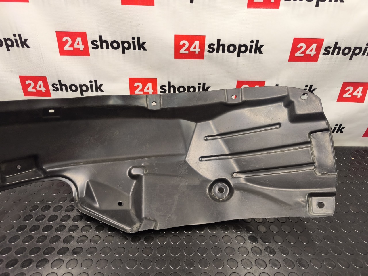 Подкрылок, 3700 рублей, Красноярск