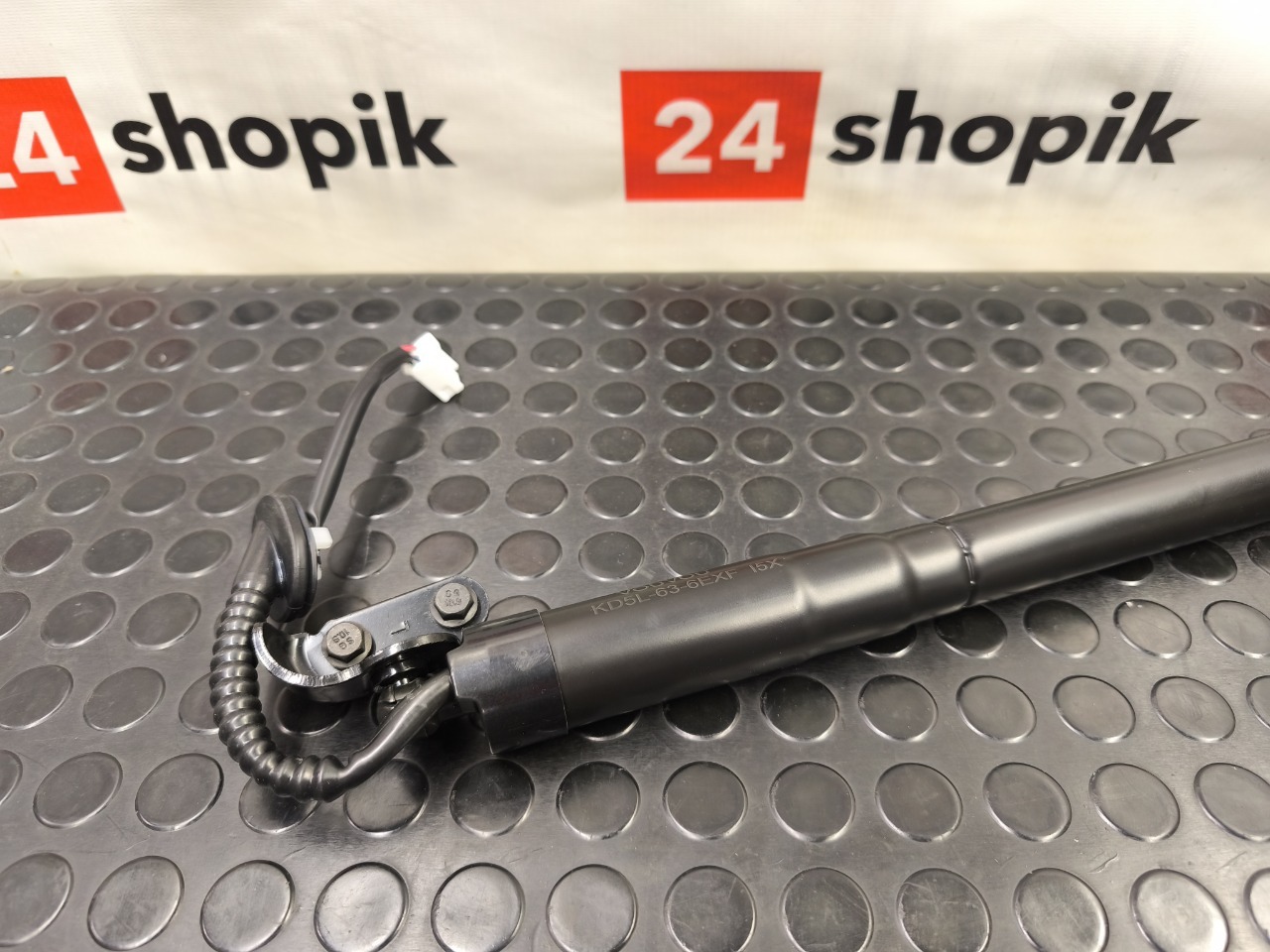 Амортизатор крышки багажника, 16000 рублей, Красноярск