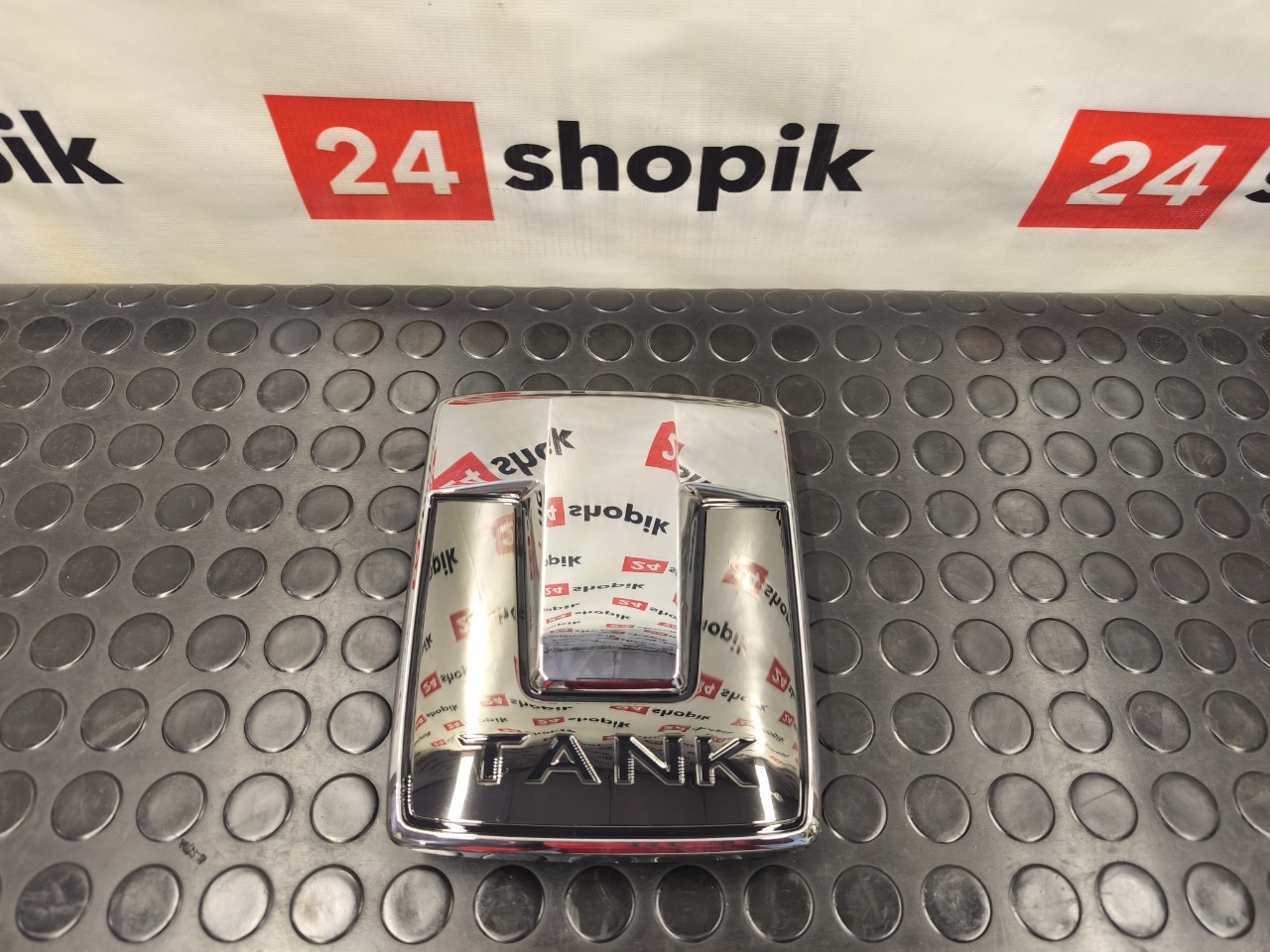 Эмблема решетки радиатора, 2500 рублей, Красноярск