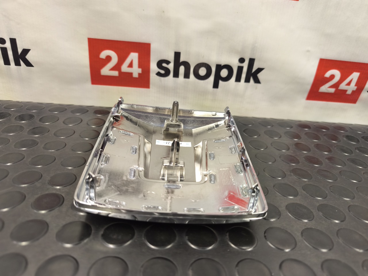 Эмблема решетки радиатора, 2500 рублей, Красноярск