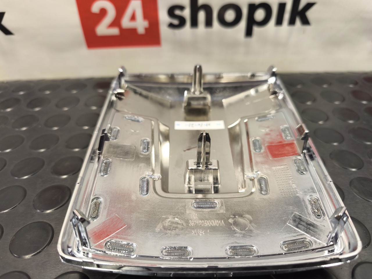 Эмблема решетки радиатора, 2500 рублей, Красноярск