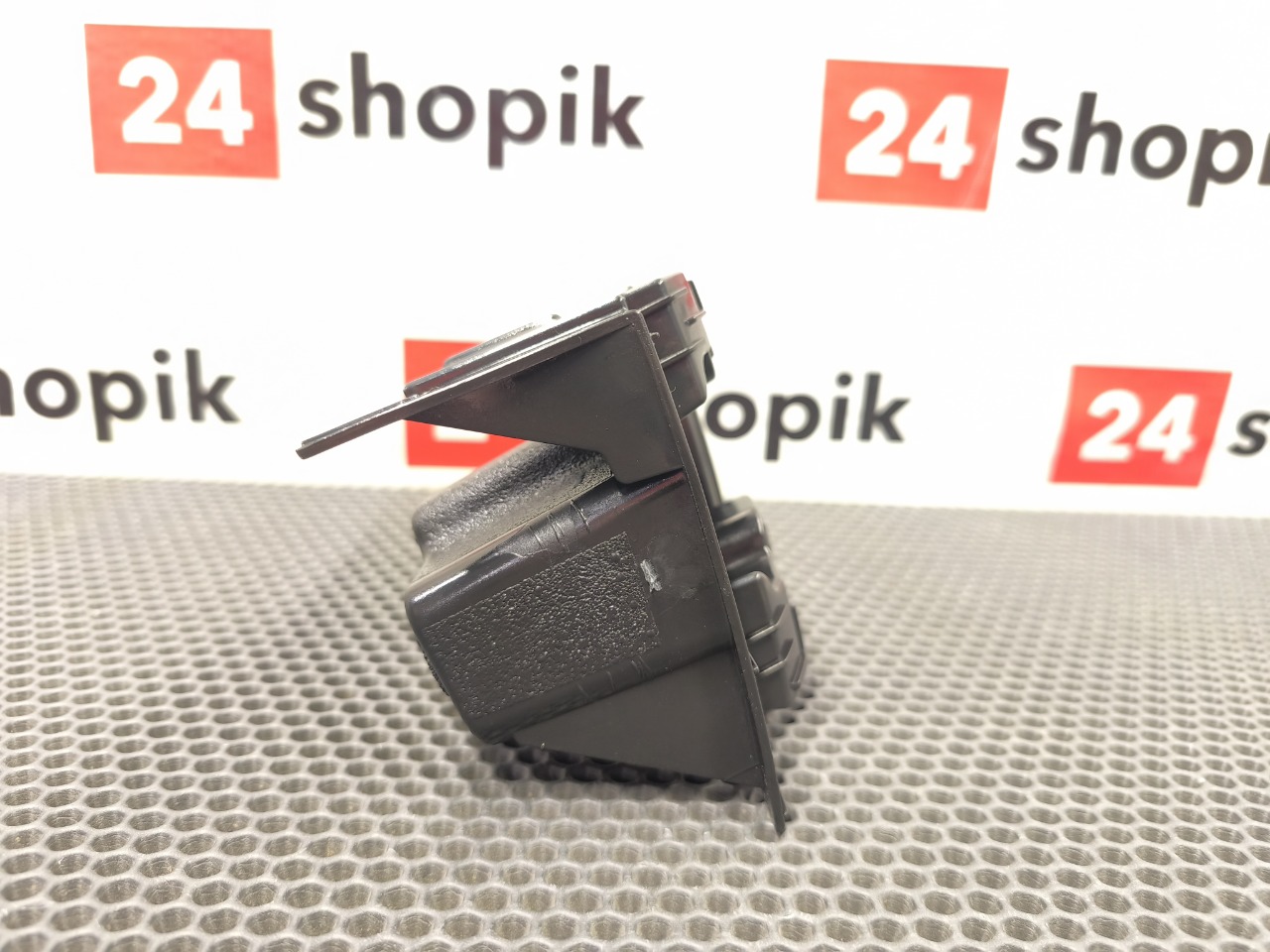 Кронштейн стоп-сигнала, 2800 рублей, Красноярск