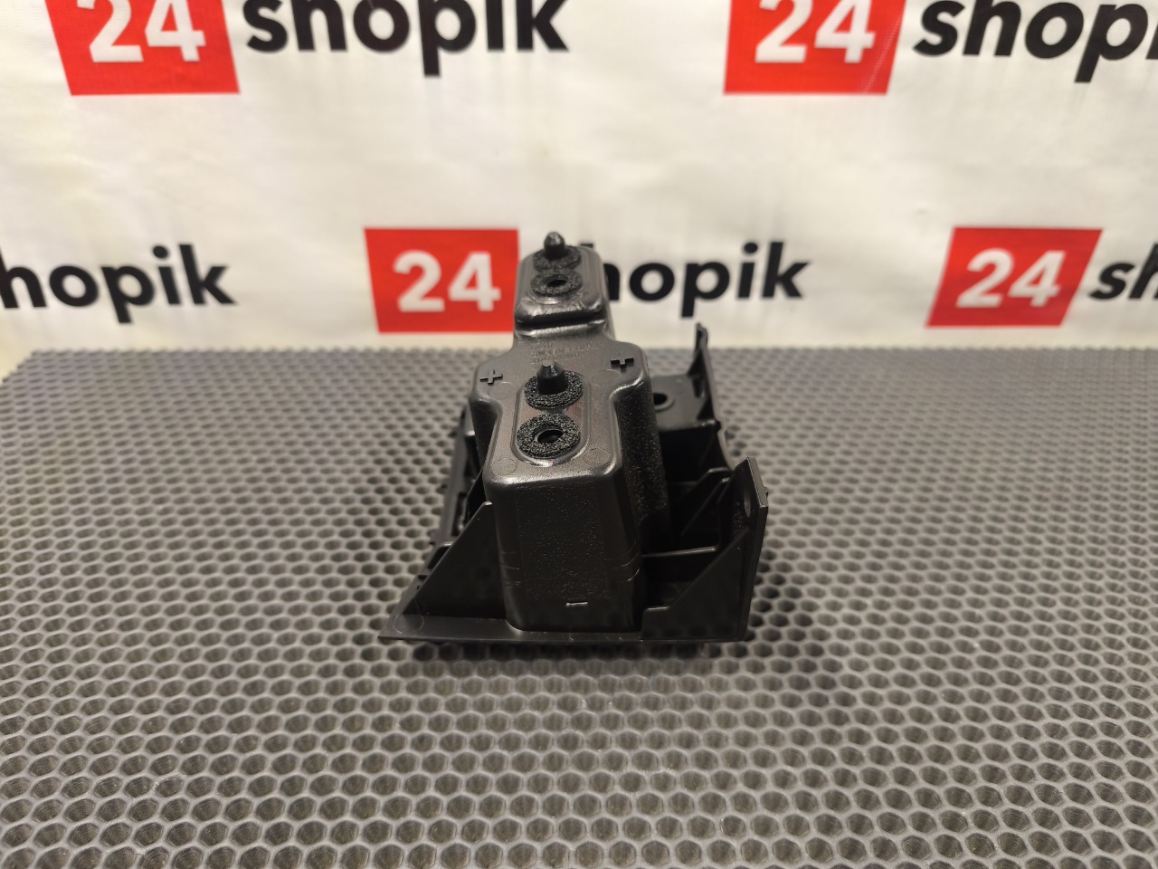 Кронштейн стоп-сигнала, 2800 рублей, Красноярск