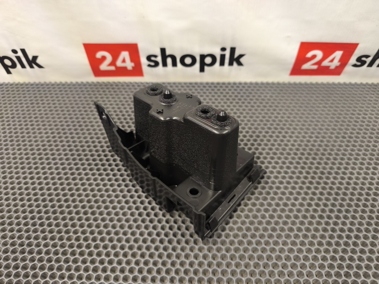 Кронштейн стоп-сигнала, 2800 рублей, Красноярск